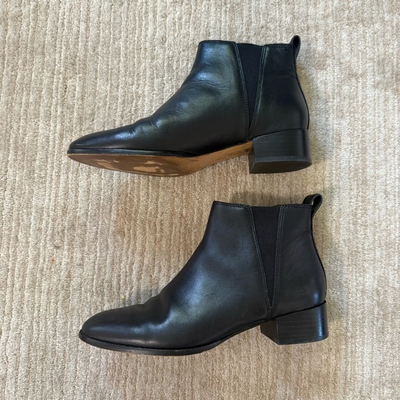 Madewell The Carina Boot In True Black Leather Chelsea Bootie size: 8 - Picture 3 of 9
